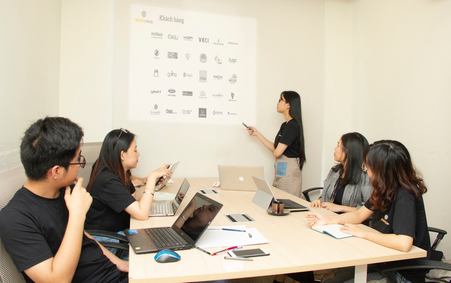 Addressing Workplace Challenges with Expert Consultancy